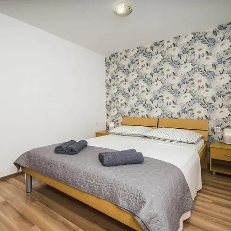 Dvori Viskovi Podstrana