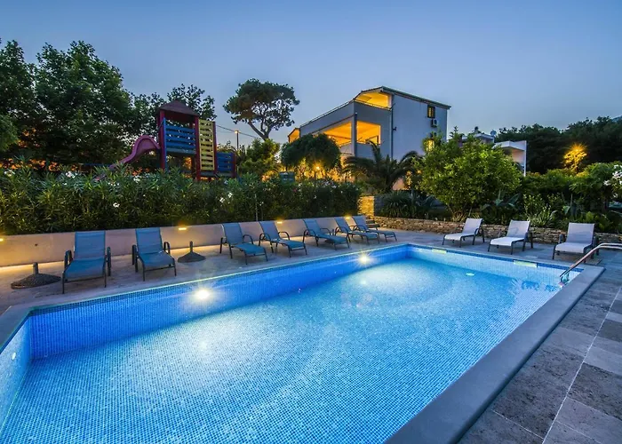 빌라 Dvori Viskovi