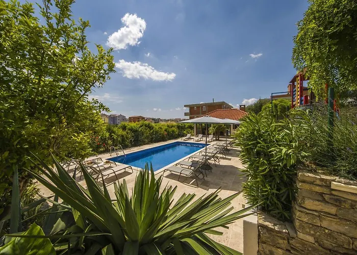 빌라 Dvori Viskovi