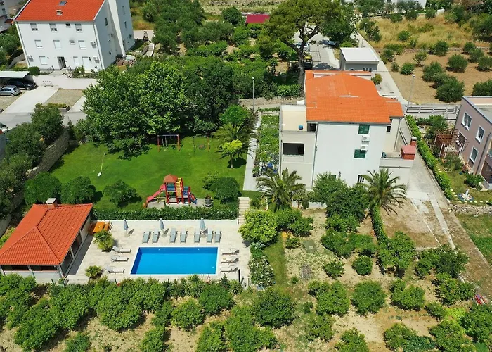 Dvori Viskovi 빌라 *