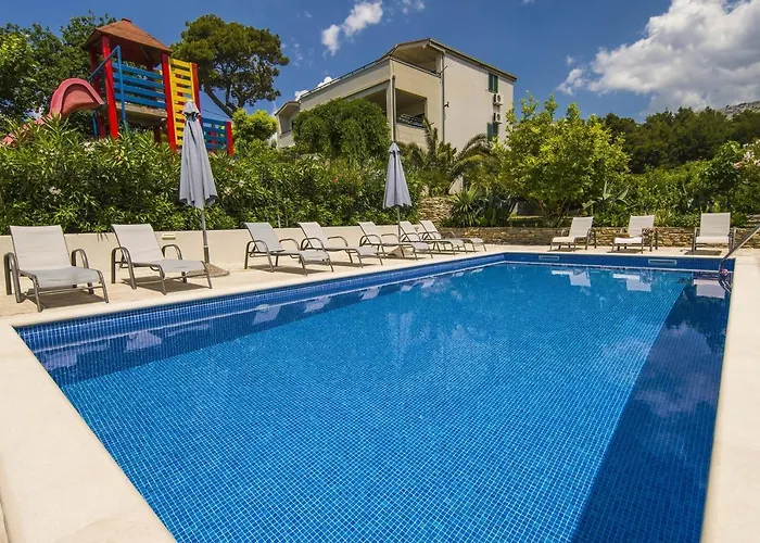 Dvori Viskovi 빌라 포드스트라나