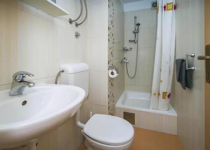 Dvori Viskovi 빌라 포드스트라나